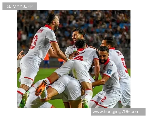 足球巨星家庭温馨合影展现亲情与荣耀团结的力量